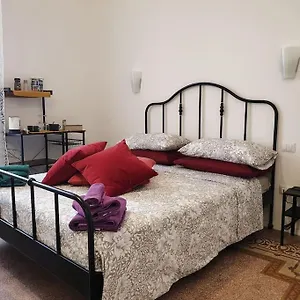 Apartament The Dragon Castle, Bari